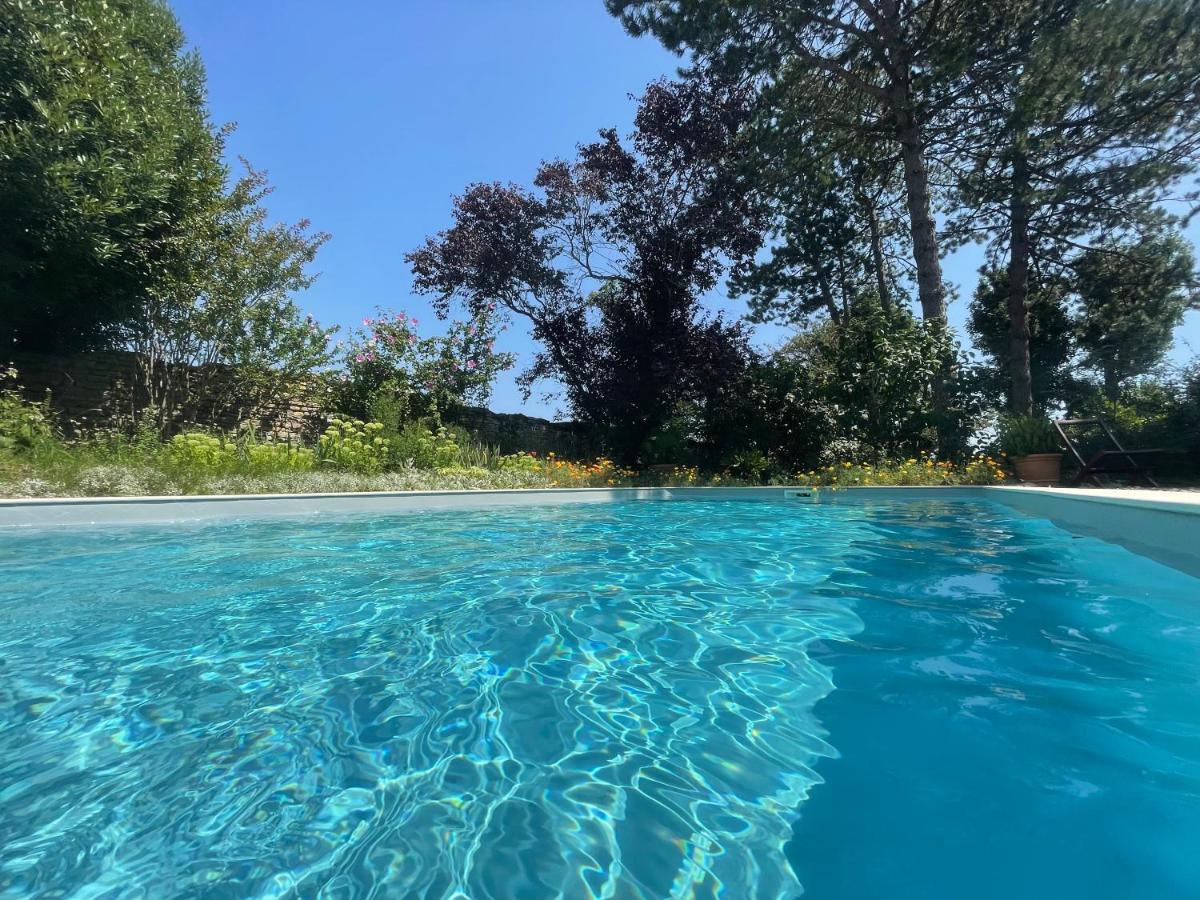 몽타그니레본 Fleurs De Vignes Piscine B&B 외부 사진