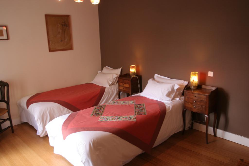 몽타그니레본 Fleurs De Vignes Piscine B&B 외부 사진