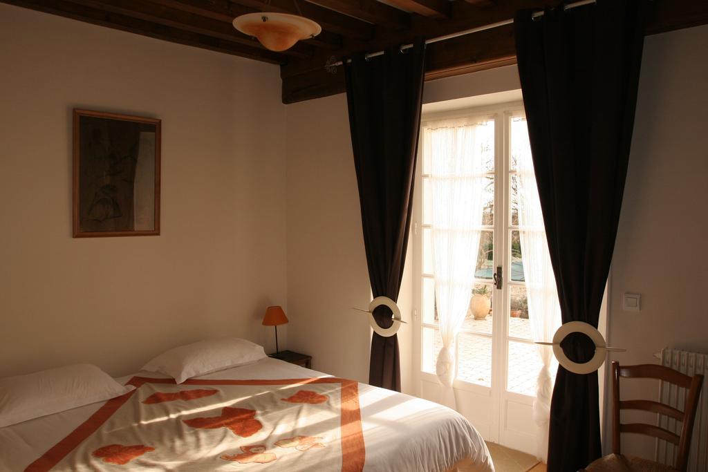 몽타그니레본 Fleurs De Vignes Piscine B&B 외부 사진
