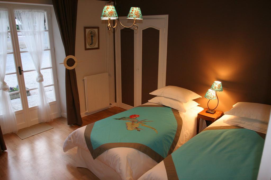 몽타그니레본 Fleurs De Vignes Piscine B&B 객실 사진